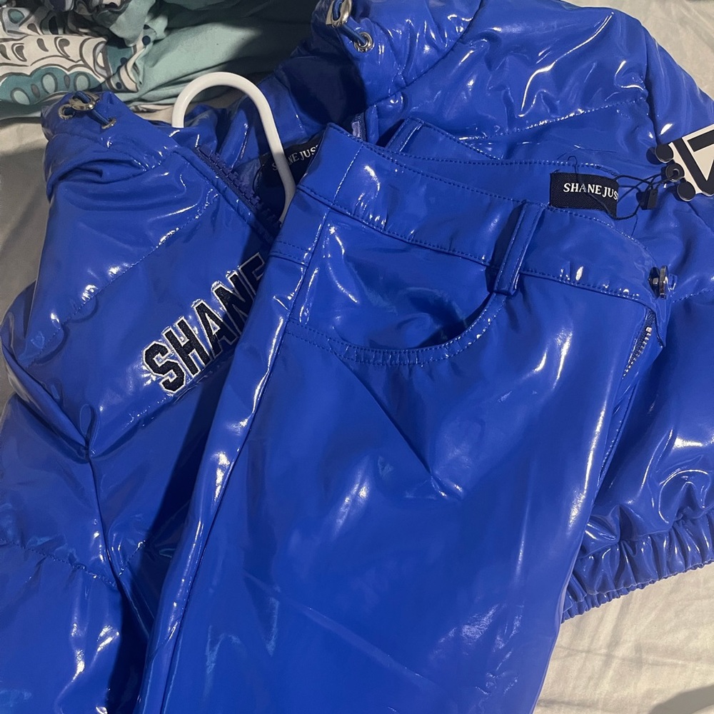 XS Shane Justin outfit